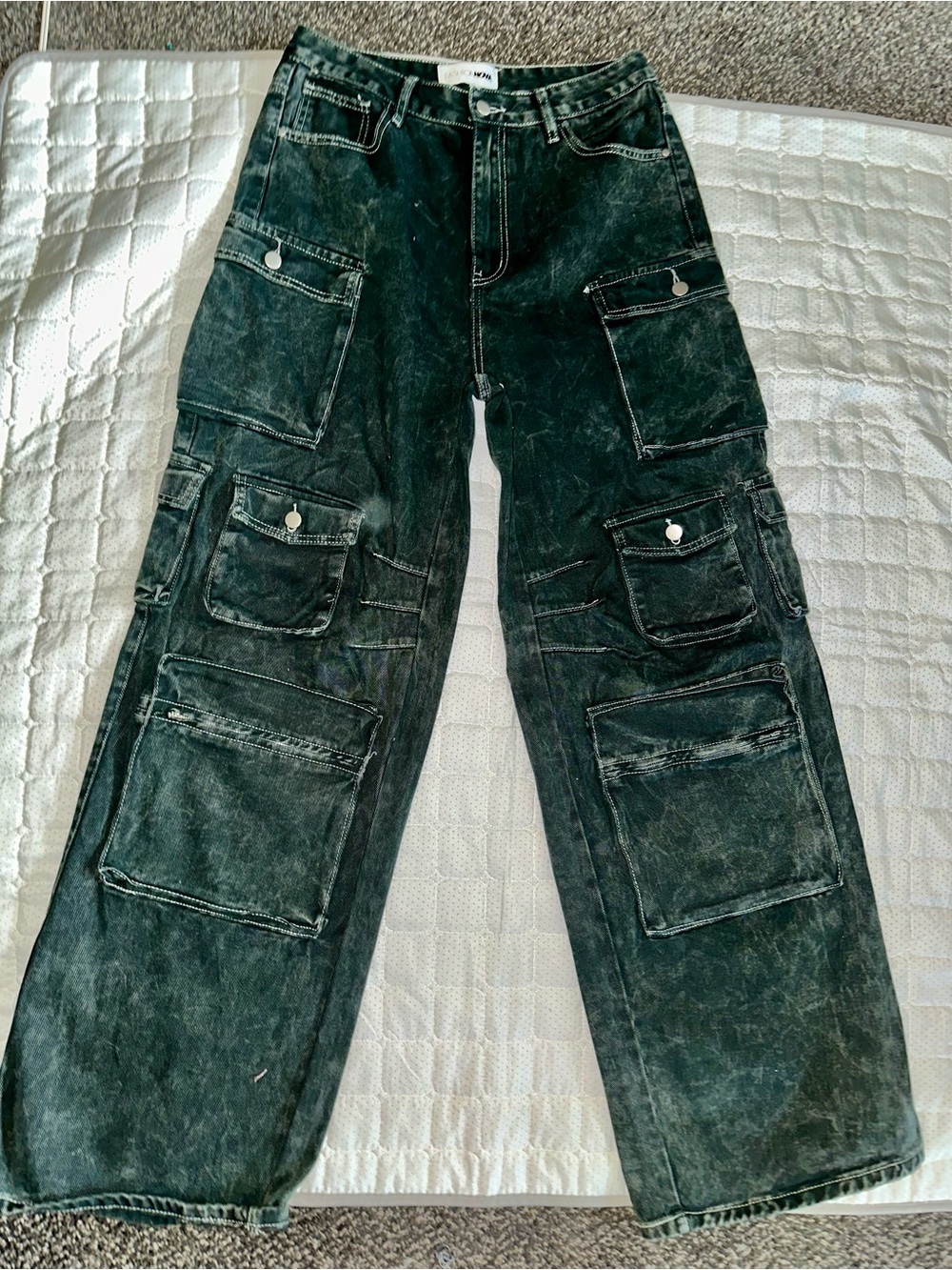 Woman’s Black Washed Cargo Pants with Multiple Utility Pockets MWOT size 11